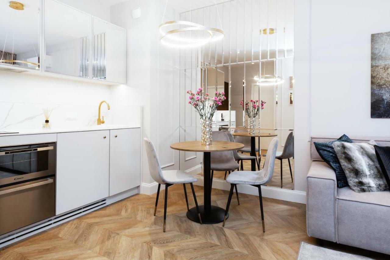 Mennica Residence Apartments By Renters Prestige Varsó Kültér fotó